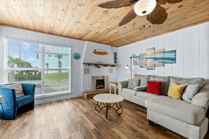 Unclassified image, 4 of 26, button