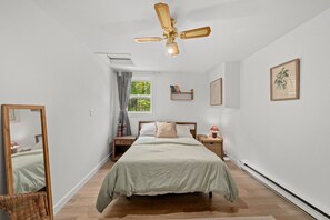 3 soverom, strykejern/-brett, reiseseng for barn og wi-fi (inkludert)