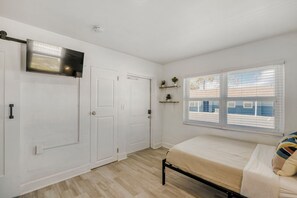 1 chambre, fer et planche Ă repasser, Wi-Fi gratuit, draps fournis