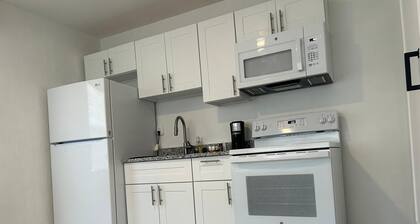 2526 Modern Studio in Historic Area