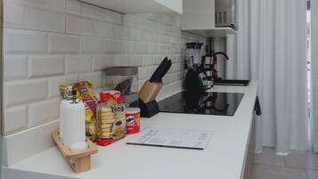 Mikrobølgeovn og kokeplater