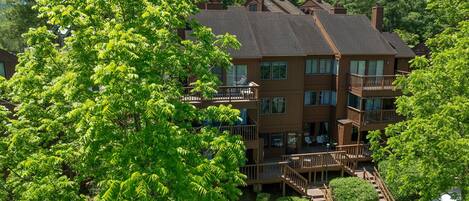 المنشأة من الخارج