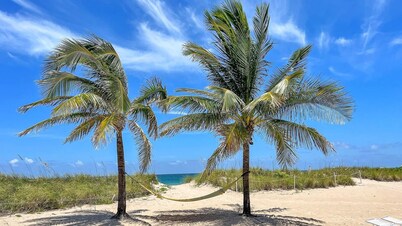 Steps to the Sand! Coastal Condo with Heated Pool Access