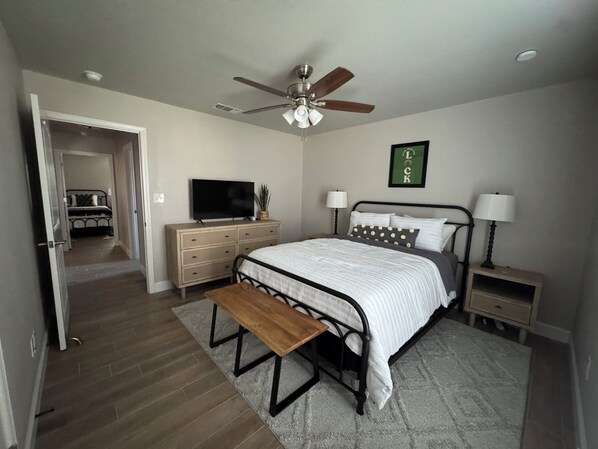 3 bedrooms, travel cot, free WiFi, bed sheets