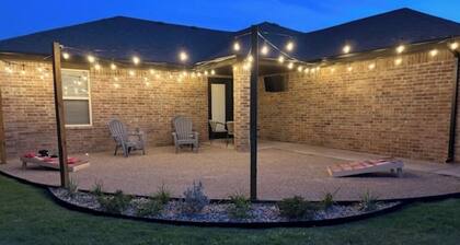 Family Friendly with a Dreamy Backyard Escape - Sleeps 8