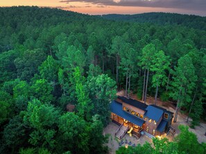 Exterior - HeatedPool/Creek/PlaySet/ArcadeGames/Slide/HotTub (Broken Bow)