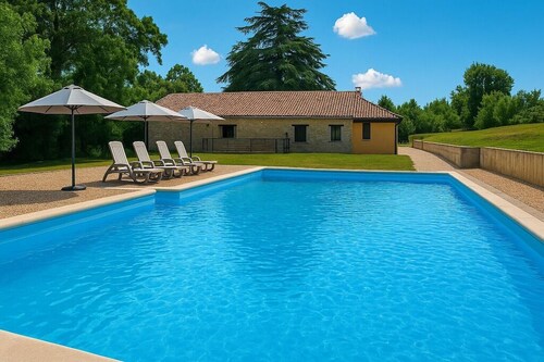 Honey House – Romantic Countryside Escape