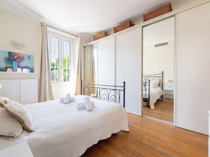 4 chambres, bureau, fer et planche à repasser, Wi-Fi