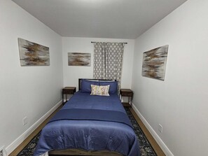 3 bedrooms, desk, iron/ironing board, WiFi