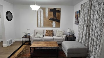 Smart TV, computer monitors