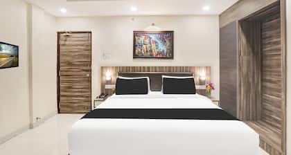 Super Townhouse Kankarbagh