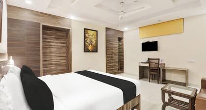 Super Townhouse Kankarbagh