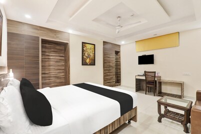 Super Townhouse Kankarbagh