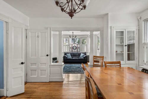 Beautiful West End Apartment