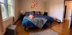 3 habitaciones, tabla de planchar con plancha, wifi y ropa de cama 