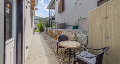 Modern Suite by Black Mountain Golf Club