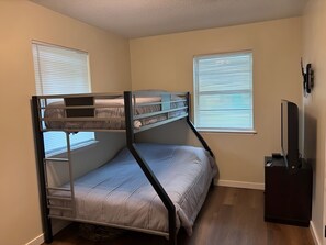 3 bedrooms, WiFi, bed sheets