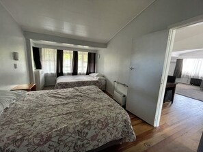 3 bedrooms, WiFi, bed sheets