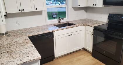 Mint City Gem in the heart of St. Johnâs - newly remodeled 3 bed/1 bath!