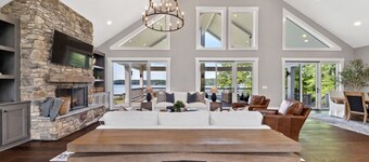 *NEW Luxury Lakefront Home W/ Ultimate Privacy
