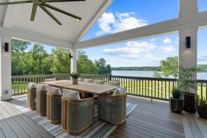 تناول الطعام بالخارج