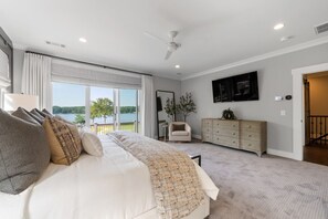 7 camere, una scrivania, ferro/asse da stiro, culla da viaggio