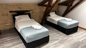 2 bedrooms, WiFi, bed sheets