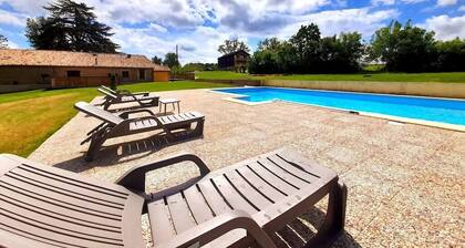 Lavanda House – Tranquil Family Retreat with Pool in the French Countryside