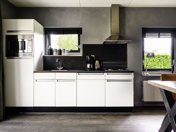 Fridge, dishwasher, cookware/dishes/utensils