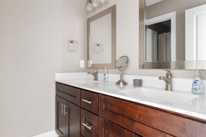 風筒、提供毛巾、番梘、洗頭水