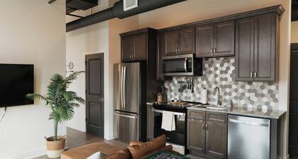 The Cozy Corner ~Downtown Troy