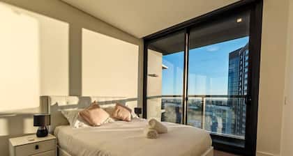 Executive Two-Bedroom Apartment in Olympic Park