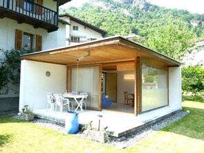 تناول الطعام بالخارج