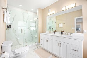 Hair dryer, towels - 4BR/3.5BA Modern Beach Home - 1 Block to Sand! (Ventnor City)