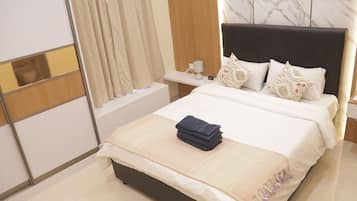 3 bedrooms, iron/ironing board, WiFi, bed sheets