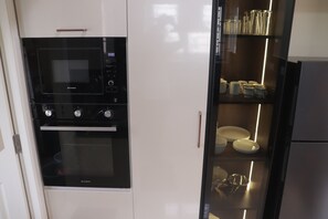 Fridge, microwave, oven, stovetop - Apartment in T Nagar 5 Min Walk to Shopping Paradise Perfect for Families
(CHENNAI)