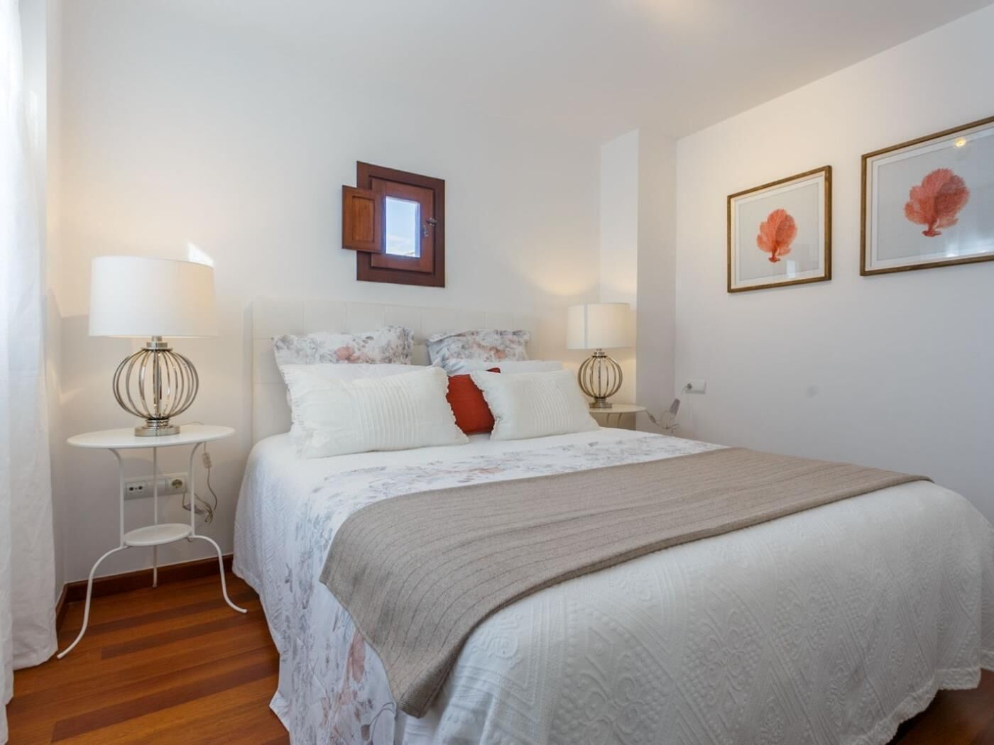 1 slaapkamer, een strijkplank/strijkijzer, internet