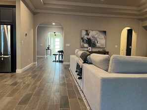 المنشأة من الداخل