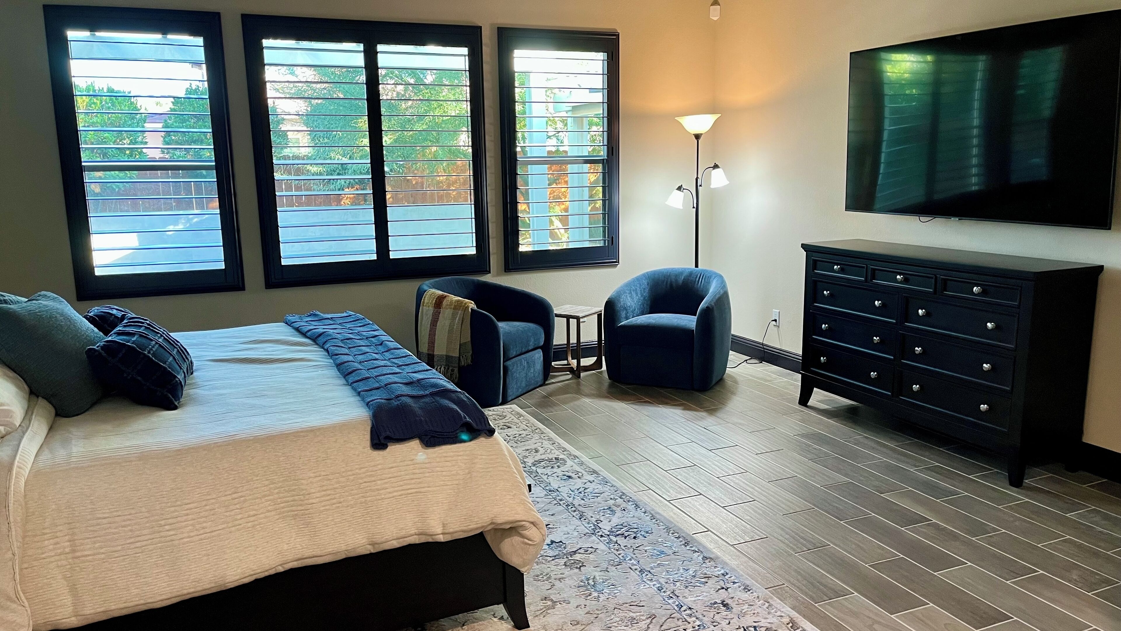 4 bedrooms, desk, iron/ironing board, free WiFi