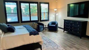 4 habitaciones, escritorio, tabla de planchar con plancha y wifi gratis