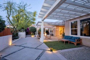 Terrace/patio - Luxury 3,000 sq. ft. Single-Story Home in a Premier Clovis Neighborhood (Clovis)