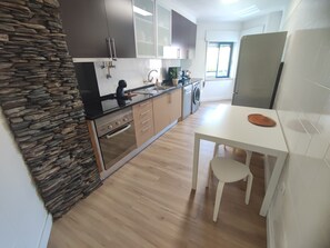 Frigorífic, microones, forn i rentaplats 