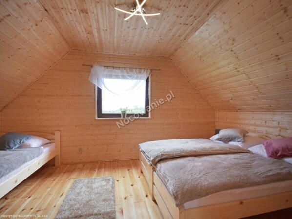 Hus | 2 sovrum, unika möbler, strykjärn/strykbräda och sängkläder