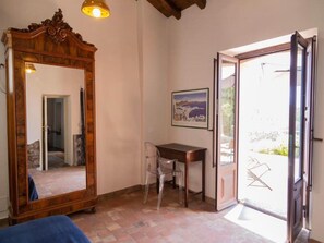 1 bedroom, individually furnished