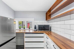 Microwave, oven, stovetop, dishwasher