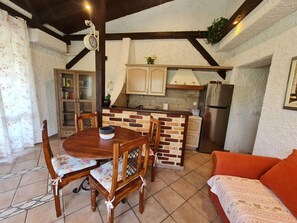 Apartment | Dining