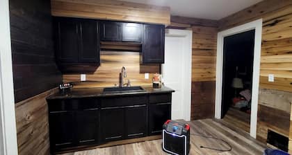 1-bed on 1 acre complete remodel. Cabin like interior...unique. Sleeps 2.