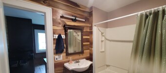  1-bed on 1 acre complete remodel.  Cabin like interior...unique.  Sleeps 2.