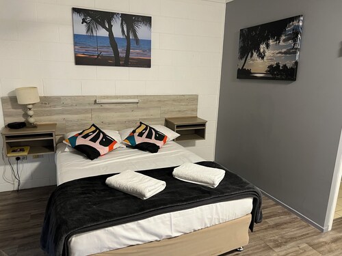 Spanish Lace Motor Inn