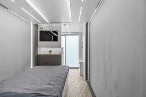 1 bedroom, desk, free WiFi, bed sheets